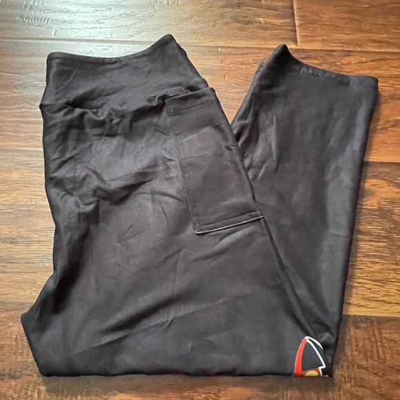 New Disney Inspired OS Capri Leggings - Picture 2 of 4